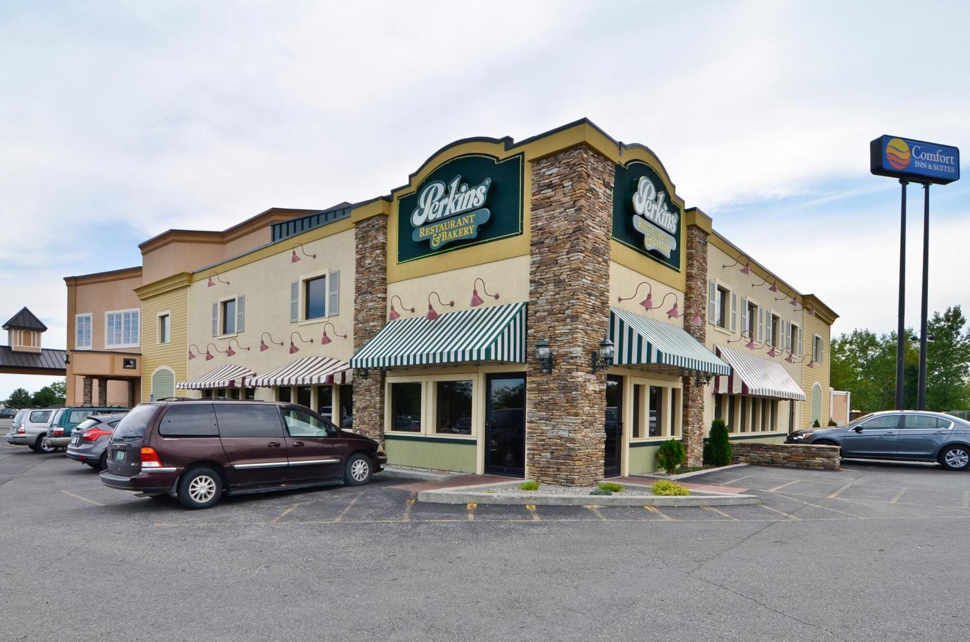 Comfort Inn & Suites Plattsburgh - Morrisonville Exterior photo
