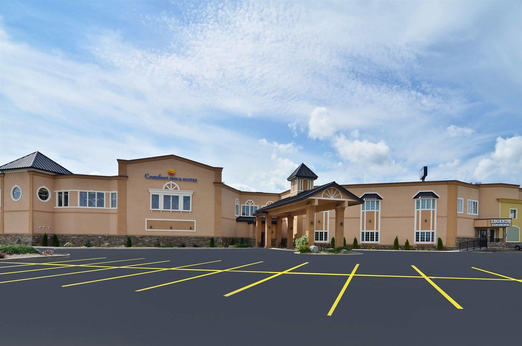 Comfort Inn & Suites Plattsburgh - Morrisonville Exterior photo